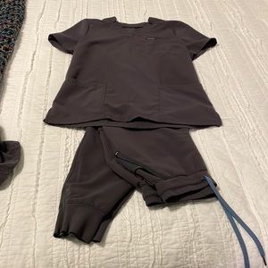 Jaanuu slate jogger scrub set M petite
